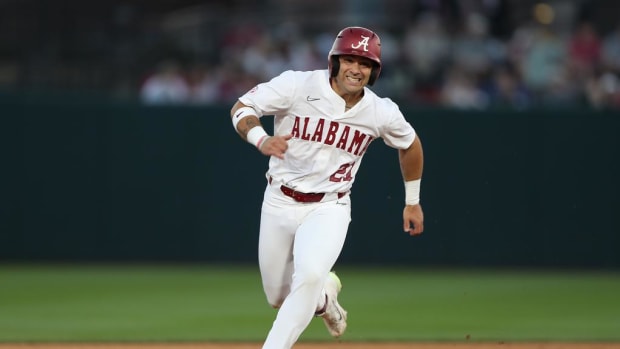 Alabama left fielder Ian Petrutz (21).
